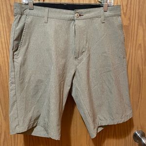 NWOT Men’s Ron’s Surf Shop shorts.